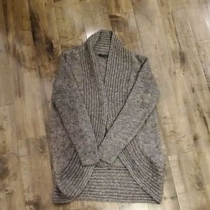Elie Tahari medium grey thick cardigan